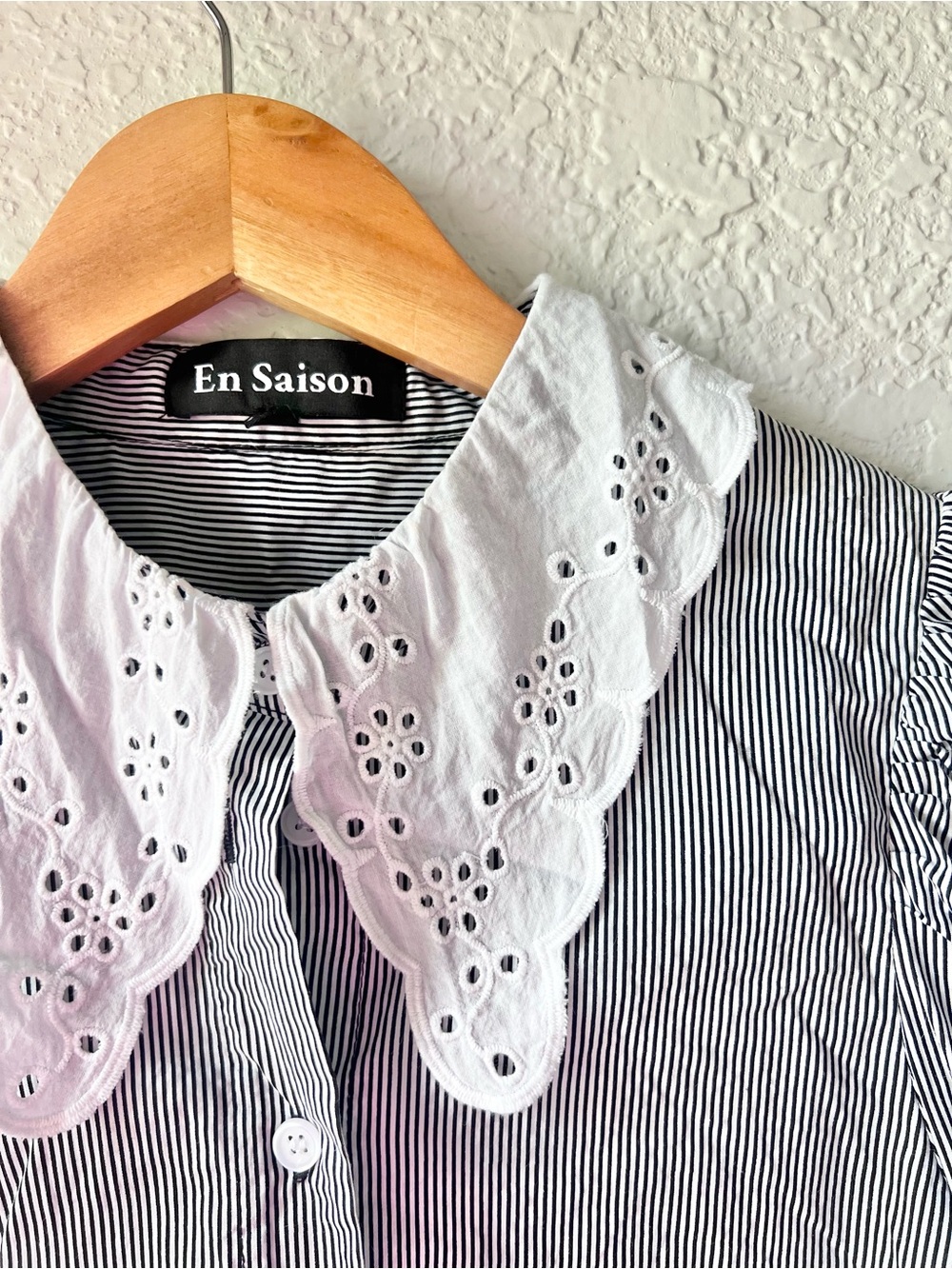 En Saison Black White Pinstripe Lace Collar Top Sz XS - Picture 2 of 5